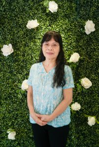 Cô Trần Thị Láng (15/8/1945). Cô công tác tại trường từ năm 1968 đến năm 1999. Cô từng đảm nhiệm vị trí Chủ nhiệm bộ môn thực hành tiếng.
