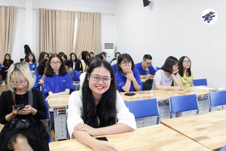 Hiệu trưởng sinh viên Hoàng Thị Minh Nguyệt chia sẻ về phương pháp học tập và hoạt động ngoại khóa
